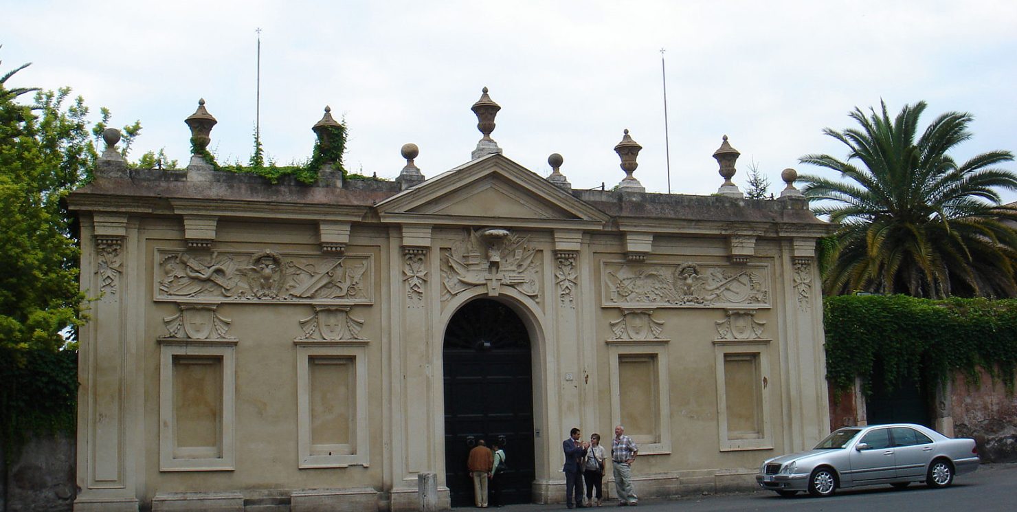 Scopri la Villa dei Cavalieri di Malta a Roma