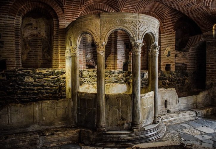 Le Catacombe di Priscilla: Arte e Storia Sotterranea a Roma