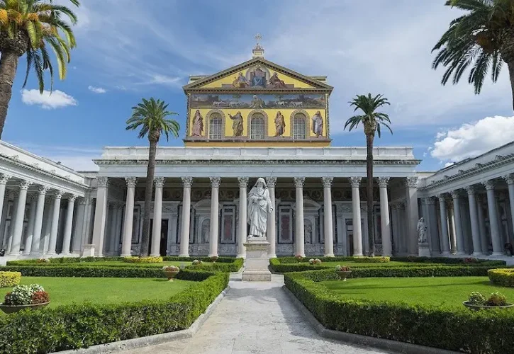 Esplorando la Basilica di San Paolo fuori le Mura: Un Viaggio nella Storia e nell’Arte